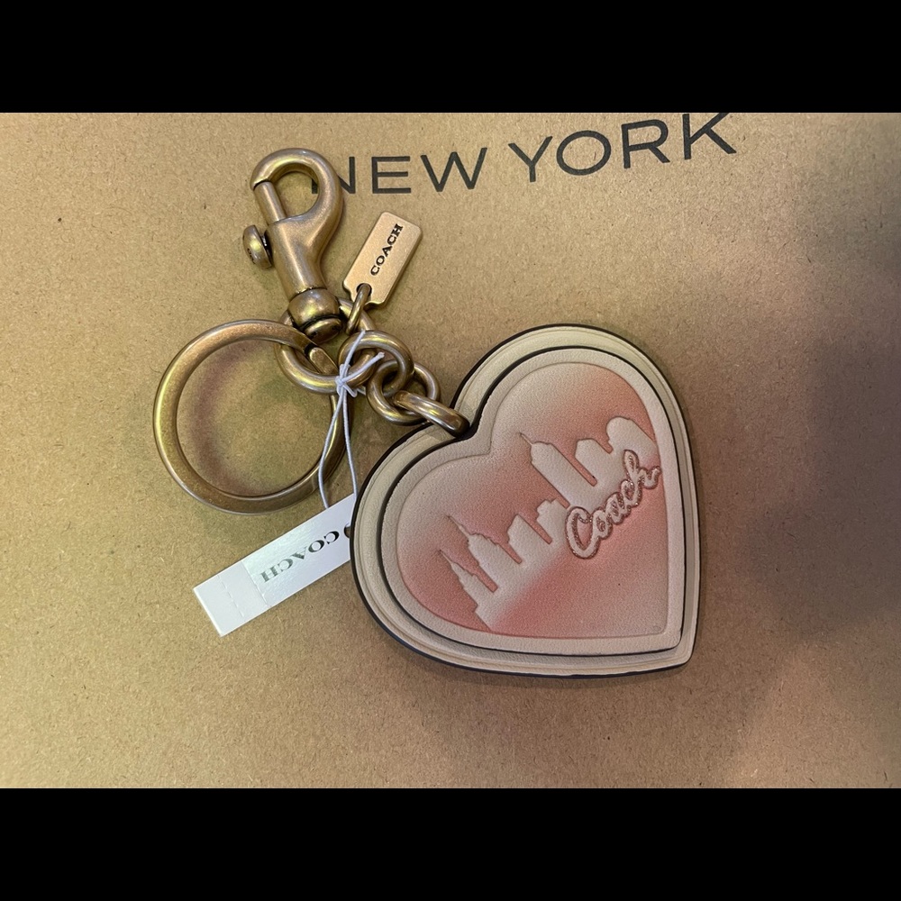 NWT Coach C6605 X Jennifer Lopez Leather Heart Bag Charm Key Chain Valet